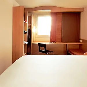 3* Otel Ibis Airport