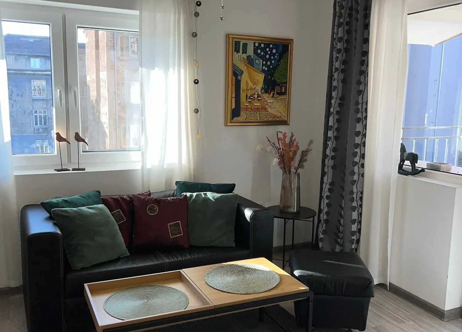 The Yellow House In Sofia Apartment